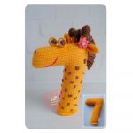 Подробнее о статье Вязаная цифра «7» — Жираф
