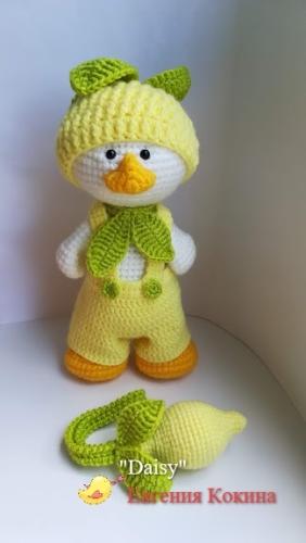 Вязаный утенок