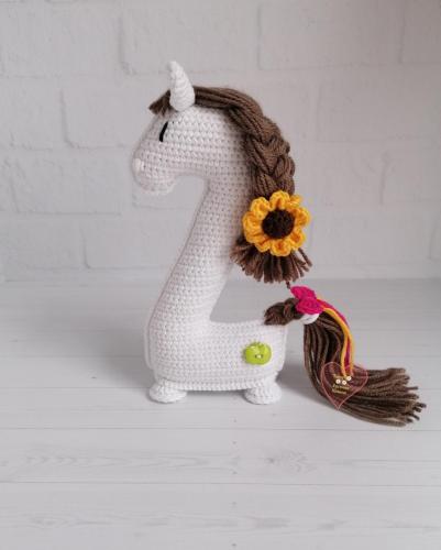 Вязаная цифра "2" - Лошадка
