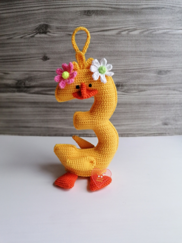 Вязаная цифра "3" - Уточка.