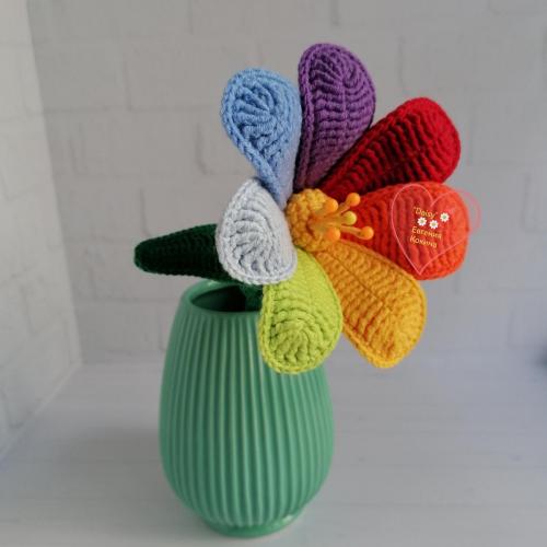 Вязаный цветик-семицветик.