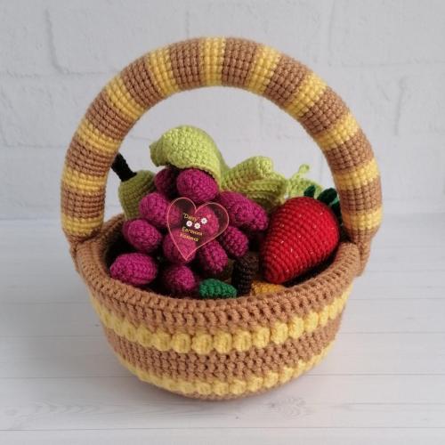 Корзина с фруктами